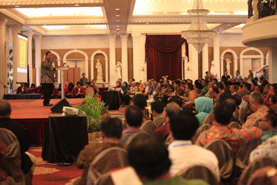 Menko Perekonomian Darmin Nasution saat memberi sambutan dalam acara Jaringan Saudagar Muhammadiyah di Surabaya.