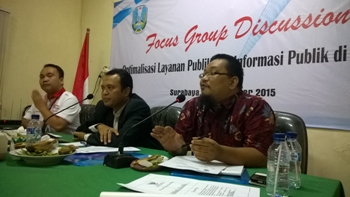 Dari kiri Kepala Perwakilan Ombudsman Jatim Agus Widyarta, Komisioner KI Jatim Wahyu Kuncoro dan Komisioner KPP Jatim Immanuel Yosua.
