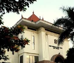 gedung dprd Surabaya