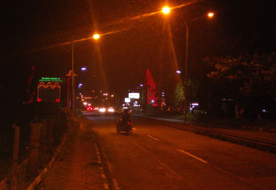 Sebuah gapura selamat datang di wilayah Kabupaten Pasuruan yang berbatasan dengan Kabupaten Malang, tepatnya di Jalan Raya Purwodadi. 
