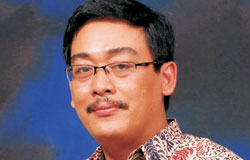Dr Leo Herlambang SE, MM