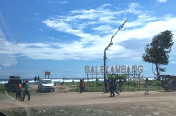 Kenaikan HTM Pantai Balekambang yang menjadikan Dirut PD Jasa Yasa diperiksa Kejari Kepanjen, Kabupaten Malang.