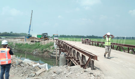 Pembangunan Tol Jombang - Mojokerto seksi II yang melewati Kesamben terhambat pembebasan lahan, Kamis (18/2). [ramadlan]