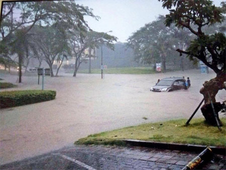 Banjir di Darmo Surabaya