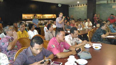 KPPU menyelenggarakan diskusi dengan peternakan ayam ras serentak di lima kota, yaitu Bandung, Medan, Surabaya, Yogyakarta, dan Demak pada Sabtu, (27/2).