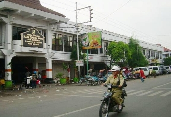 Kondisi Jl Res Pamudji depan Pasar Tanjung Kota Mojokerto termasuk kawasan yang disterilkan dari PKL. [kariyadi/bhirawa]