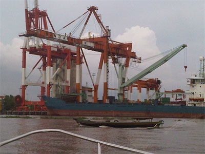 Pelabuhan Trisakti Banjarmasin, Kalimantan Selatan.