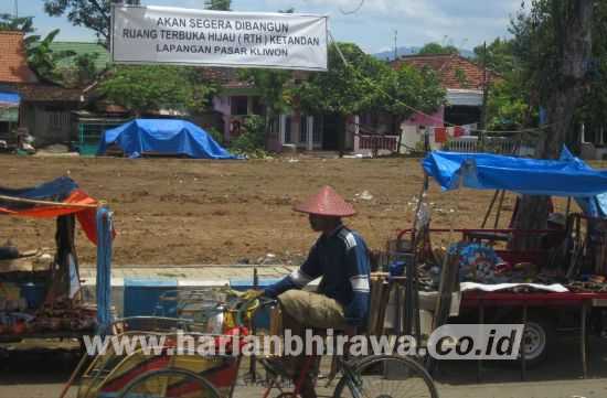 Lapangan Pasar Kliwon di Kecamatan Kauman, Kamis (17/3), tampak sudah diratakan tanahnya untuk pembangunan RTH.