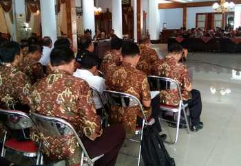 Rapat persiapan yang diikuti seluruh UPTD Dinas Pendidikan Kabupaten Blitar untuk menjadi tuan rumah ISC. [Hartono/Bhirawa]