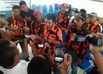 Sebanyak delapan orang yang terdiri dari Ketua dan pengurusnya  MPC Pemuda Pancasila mendatangi Kejari Lamongan setempat untuk menanyakan terkait keputusan Kejati yang menetapkan La Nyalla Mattalitti sebagai tersangka kasus dana hibah Kamar Dagang dan Industri Indonesia (Kadin) Jatim tahun 2012 pada 16 Maret 2016.