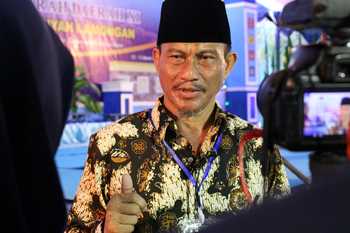 KH.Abdul Hakam Mubarak,Lc.MPd, Ketua Pimpinan Daerah Muhammadiyah Lamongann menjelaskan saat konfrensi Pers(Foto : [Alimun Hakim/Harian Bhirawa)
