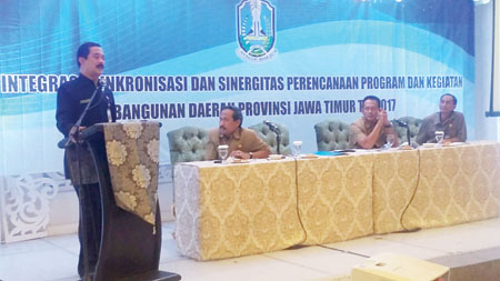 Kepala Bappeda Provinsi Jatim Dr Ir H RB Fattah Jasin MS membuka kegiatan Pra-Musrenbang Provinsi Jatim 2016 di Empire Palace Surabaya. Dalam pra-musrenbang ini diusulkan beberapa program prioritas 2017.