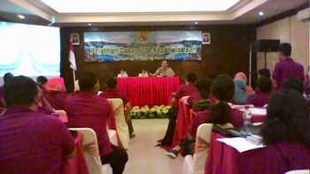 Suasana Pelatihan Dasar SDM Kepariwisataan yang di gelar oleh Disbudpar Kabupaten Lumajang yang bekerja sama dengan Kementrian Pariwisata di gelar di Hall Hotel Gajah Mada Lumajang.