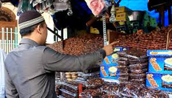 penjual kurma di Ampel Surabaya