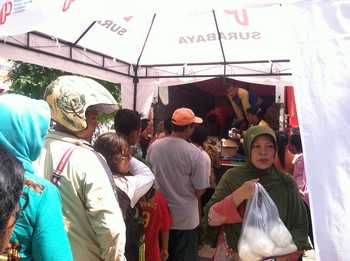 2-operasi pasar di Pasar Kapas Krampung, Kamis (2-6) kemarin. geh