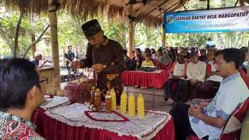 Semangat peserta Sekolah Rakyat di Dusun Petungulung Desa Margopatut Kecamatan Sawahan, menjadi harapan peningkatan perekonomian.(ristika/bhirawa)