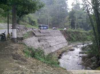 Jalur mudik Lebaran di jalan raya wilayah Kecamatan Pujon, Kab Malang yang rawan terjadinya tanah longsor