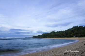 Salah satu wisata Pantai Ngeliyep yang berada di wilayah Desa Kedungsalam, Kec Donomulyo, Kab Malang, yang nantinya ikut dikembangkan oleh UIN Maliki Malik Ibrahim. (cahyono/Bhirawa)