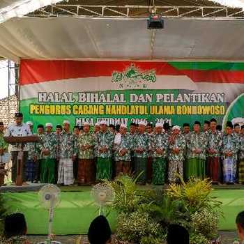 Halalbihalal dan Pelantikan PCNU yng dihadiri PWNU Jatim dan Bupati Bondowoso Drs H Amin Said Husni. (Samsul Tahar/Bhirawa)