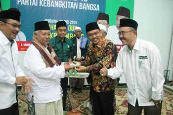 Tanysakuran dalam rangka Harlah ke 18 yang digelar PKB di Graha Gus Dur yang merupakan secretariat DPC PKB Jombang. [ramadlan/bhirawa]