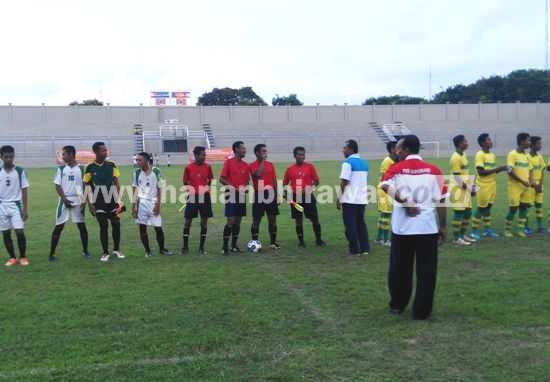 Salah Satu Bentuk Program Kegiatan Pembinaan Olahraga Sepakbola Usia Remaja di Kabupaten Banyuwangi. (nurhadi)/bhirawa]