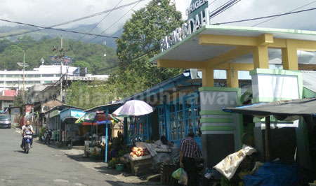 Pasar Prigen Kabupaten Pasuruan merupakan salah satu dari 13 pasar yang akan direhab oleh Pemkab Pasuruan, Selasa (30/8). [Hilmi Husain]