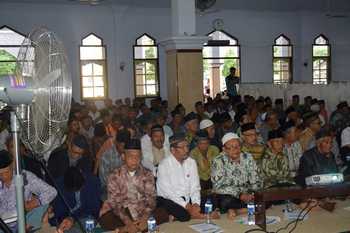 Suasana manasik Haji bagi para calon jemaah haji Lumajang dijadwalkan berangkat awal September 2016.