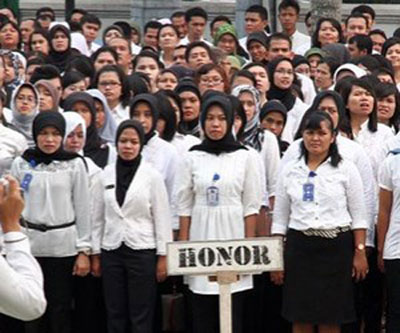 Disinyalir sebanyak 6.500 tenaga kontrak atau pegawai non PNS di lingkungan Pemprov Jawa Timur belum mendaftarkan sebagai peserta Badan Penyelenggara Jaminan Sosial (BPJS) Ketenagakerjaan dan Kesehatan. 