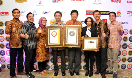 PT Sharp Electronics Indonesia Menerima Penghargaan IBBA 2016 14 kali berturut - turut untuk kategori lemari es.