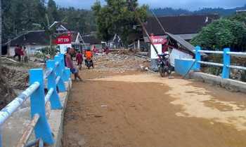 Kondisi Desa Pujiharjo, Kec Tirtoyudo, Kab Malang, pasca diterjang banjir bandang dan tanah longsor.