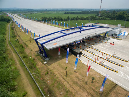 Setelah tol Mojokerto-Surabaya (Sumo) selesai dibangun, kini PT PWU Ikut garap Tol Krian-Manyar. 