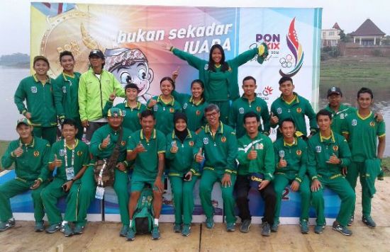 Tim ski air Jatim berhasil merebut juara umum PON XIX Jabar dan sekaligus melampaui target emas yang dibebankan oleh KONI Jatim. ist