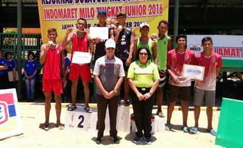 Tim bola voli putra maupun putri DIY Yogjakarta berhasil meraih juara, sedangkan tuan rumah harus di peringkat kedua. ist