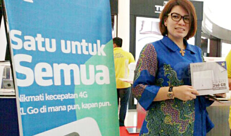 Vice President XL East Region, Desy Sari Dewi menawarkan solusi melalui layanan mobile broadband (MBB) "XL Biz".