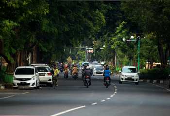 Sebuah jalan Pahlawan di Kota Pasuruan menjadi titik penilaian WTN, Minggu (16/10) sore. Tahun ini Kota Pasuruan kembali meraih penghargaan WTN kategori lalu lintas.[hilmi husain/bhirawa]