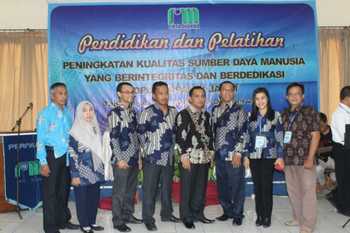 Mulyadi, SP MM Direktur Utama PDAM Bondowoso bersama DPD Perpamsi Jatim dan perwakilan 7 PDAM di Jatim.