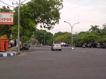 Dishubkominfo Kota Pasuruan akan membuat sport parker belangganan di kawasan alun-alun, Kota Pasuruan, Selasa (18/10) sore. [hilmi husain/bhirawa]