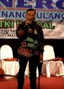 Plt Kepala Disnakertrans Yoyok Wardoyo saat memberikan sambutan di sebuah acara, di salah satu hotel di Kota Malang.