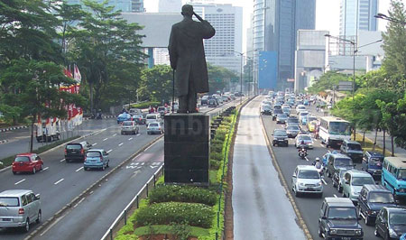Massa aksi 2 Desember nanti diperkirakan terkonsentrasi di Jalan Thamrin hingga Sudirman Jakarta.  Gerakan Nasional Pengawal Fatwa (GNPF)  dan MUI menegaskan massa tidak ada rencana bergerak ke Istana dan Gedung DPR. 