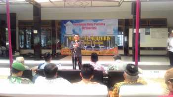 Wali Kota Malang H. Moch. Anton saat berada di Masjid Al-Muhadjirin Komplek Perumahan Dirgantara Kamis (29/12) kemarin.