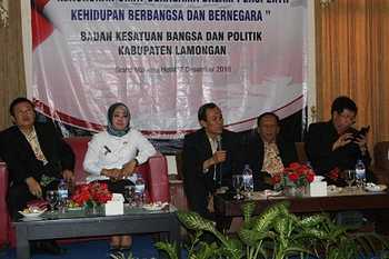 Wakil Bupati Lamongan Kartika Hidayati membuka Talk Show Kerukunan Umat Beragama. [suprayitno/bhirawa]