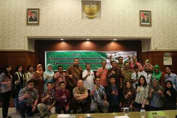 Tim Dewan Pertimbangan Pengendalian Perubahan Iklim (DPPPI) Kementerian Lingkungan Hidup dan Kehutanan RI saat berada di Kota Malang