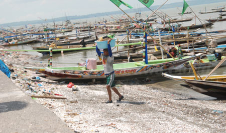 Nilai Tukan Nelayan (TNT) Jatim pada Desember 2016 mengalami kenaikan sebesar 1,31 persen. [Tri Diana]