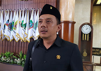 Miles de residentes afectados por el DHF destacan tres aspectos de la manipulación del gobierno provincial del DPRD de Java Oriental