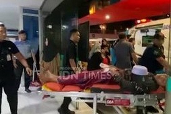 dugaan keracunan massal yang dialami ratusan santri dan santriwati Pondok Pesantren Mambaul Hikam, Desa Putat, Kecamatan Tanggulangin, Sidoarjo, Jawa Timur.
